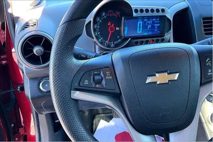 $6500 : Chevrolet Sonic 2014 LT Auto image 10