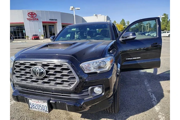 $33187 : Toyota Tacoma 2021 4x2 TRD S image 1