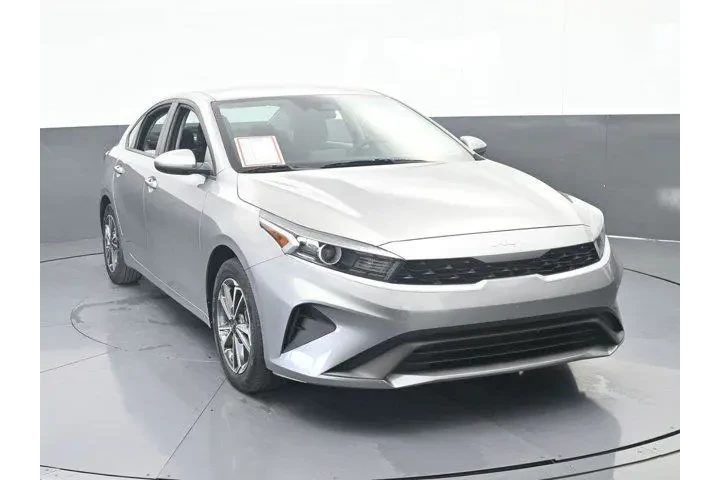 $14498 : Kia Forte 2023 LX 4dr Sedan image 9