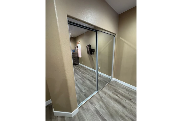 $1000 : Rooms for rent in Eastvale image 3