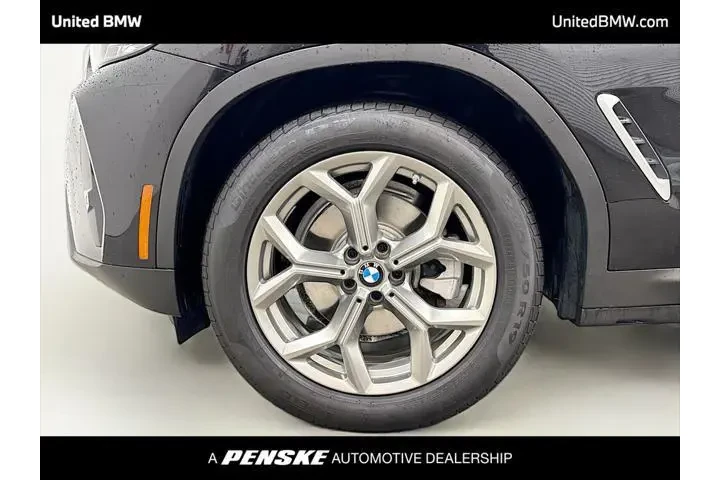 $39960 : BMW X4 2023 AWD xDrive30i 4d image 2