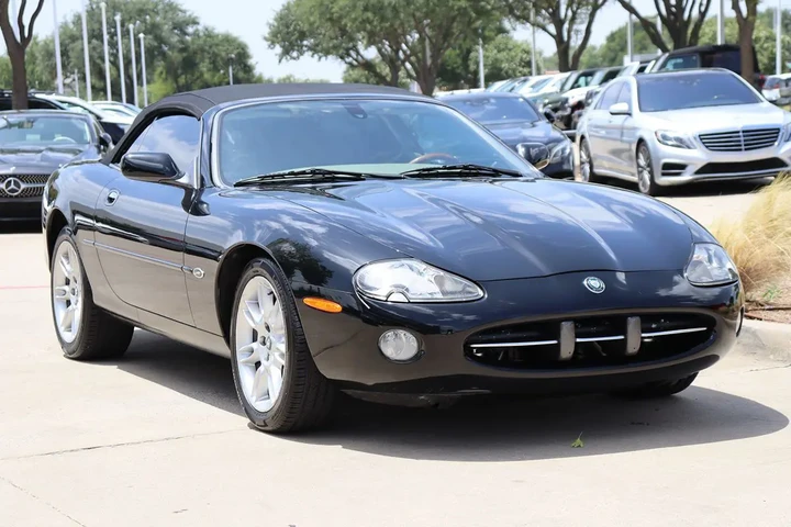 $17799 : 2002 XK8 LOW LOW MILES image 3