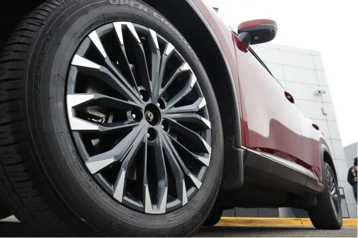 $28852 : Nissan Rogue 2025 AWD SL 4dr image 9