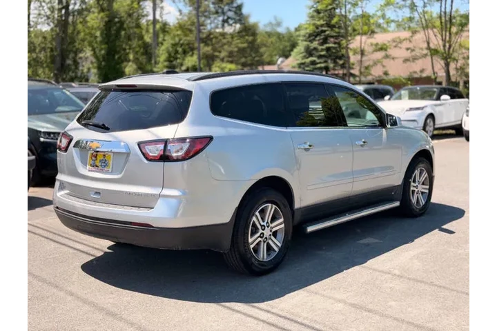 $14995 : 2016 Traverse LT image 9