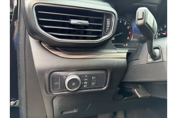 $29992 : Ford Explorer 2022 Limited 4 image 6