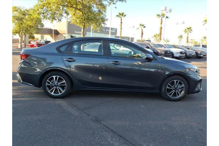 $18630 : Kia Forte 2024 LXS 4dr Sedan image 6