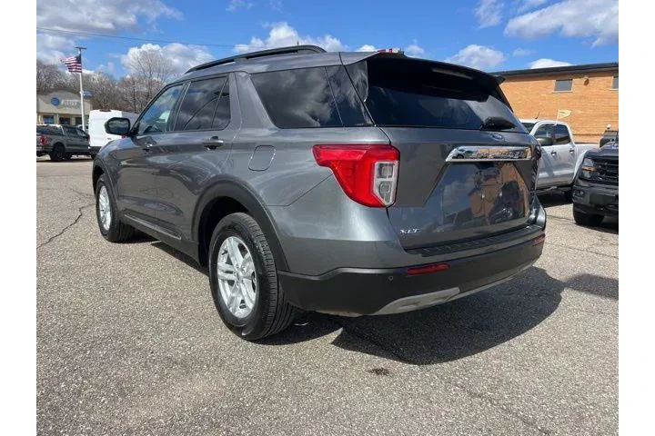 $33064 : Ford Explorer 2023 AWD XLT 4 image 6