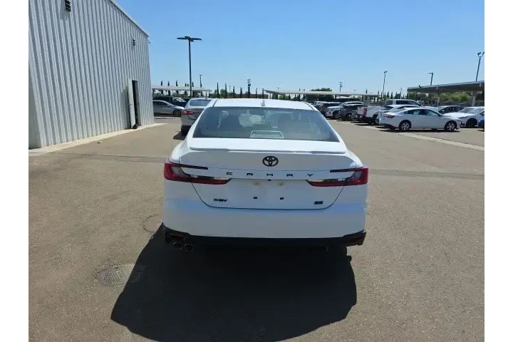 $38900 : Toyota Camry 2026 SE 4dr Sed image 5