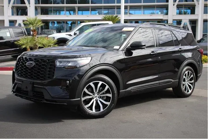 $39713 : Ford Explorer 2025 ST-Line 4 image 1