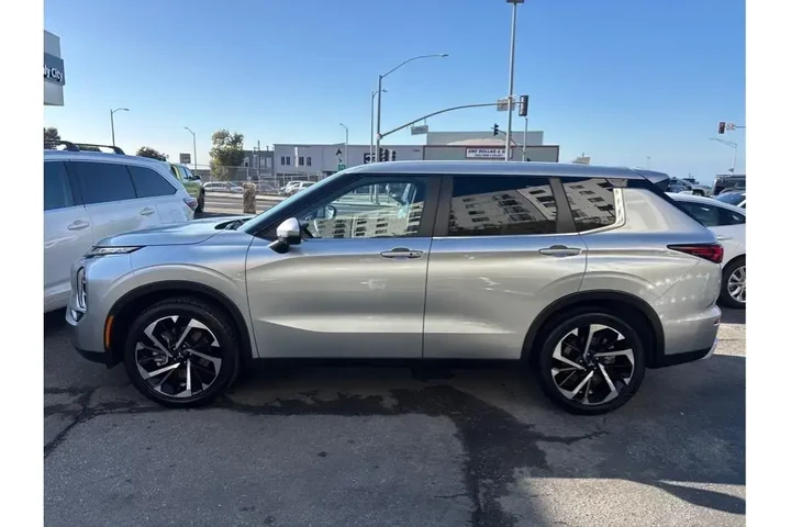 $26988 : Mitsubishi Outlander 2024 AW image 3