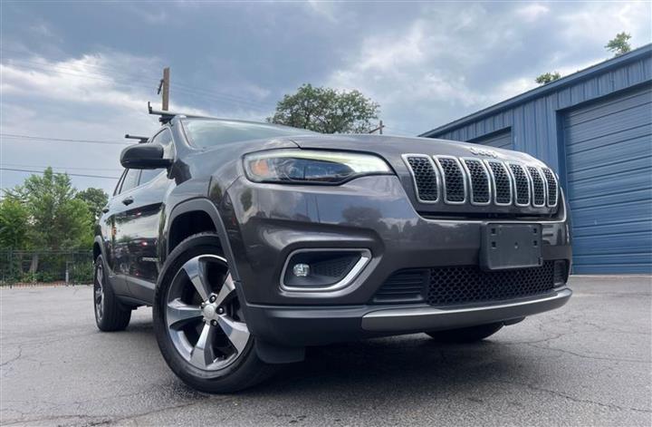 $17888 : 2019 Cherokee Limited, CLEAN image 1