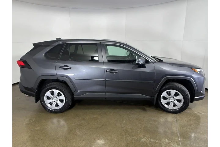 $33990 : Gold Certified 2024 RAV4 LE image 8