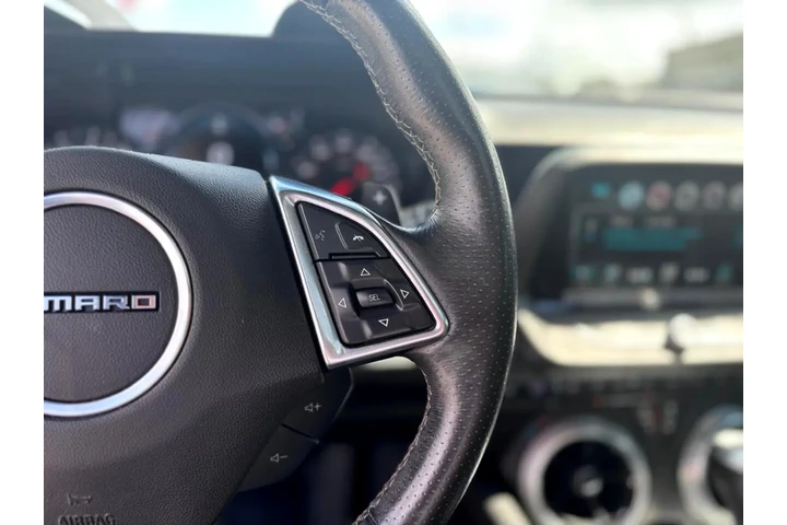 2018 Camaro 2SS image 10