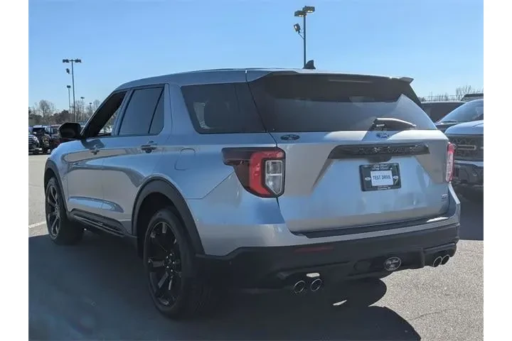 $34992 : Ford Explorer 2021 AWD ST 4d image 5