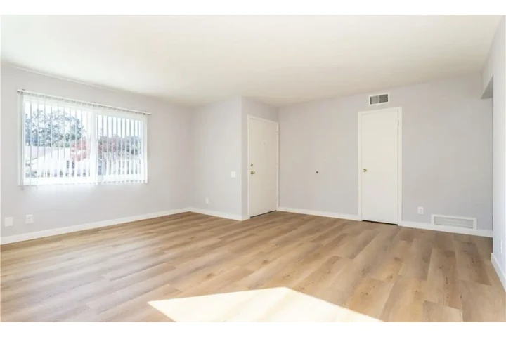 $2500 : 3Bed 2Bath Home in Los Angeles image 4