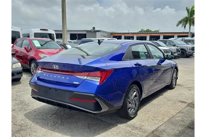 $21990 : Hyundai ELANTRA Hybrid 2024 image 4