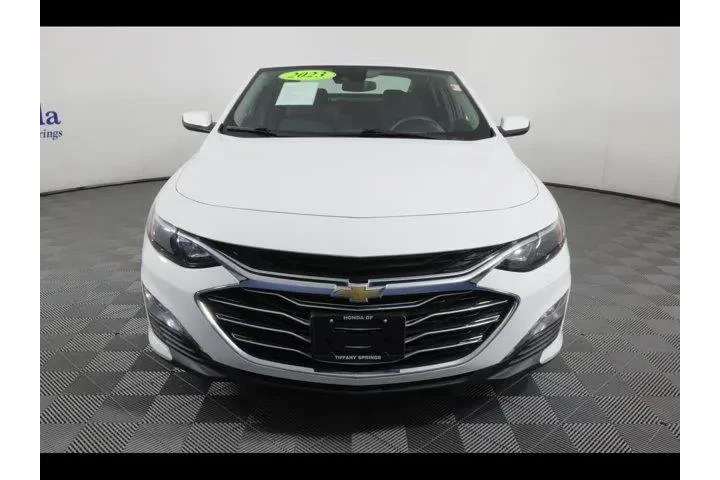$18575 : Chevrolet Malibu 2023 LT 4dr image 2