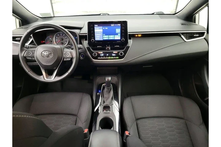 $21998 : Toyota Corolla Hatchback 202 image 9