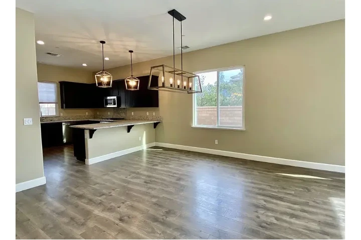 $1500 : Beautiful and spacious home $$ image 10
