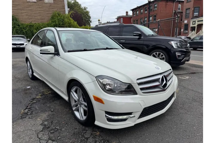 2012 Mercedes-Benz C-Class image 2