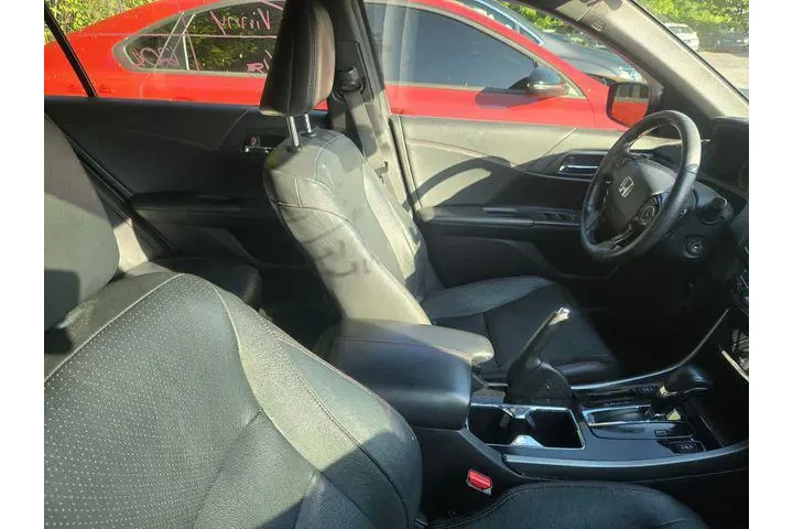 $15071 : Honda Accord 2017 Sport Spec image 3
