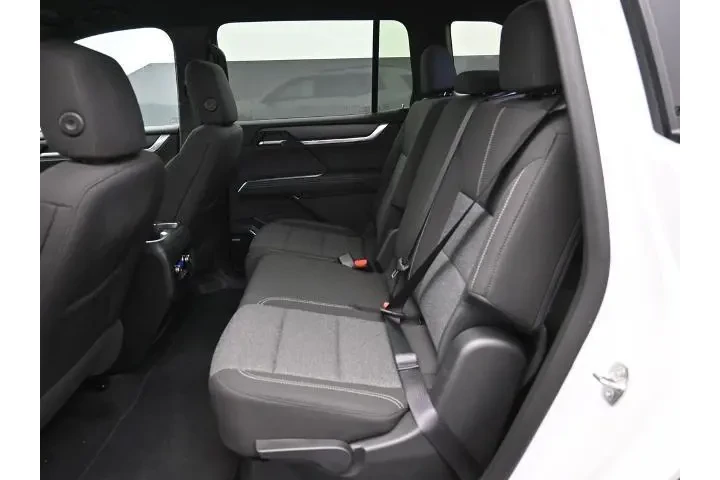 $32896 : GMC Acadia 2025 Elevation 4d image 7