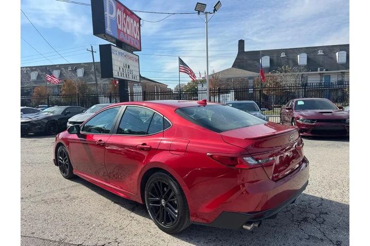 2025 Camry Hybrid SE image 6