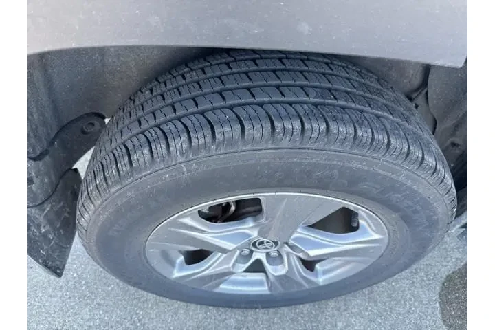 $27926 : Toyota RAV4 2024 XLE 4dr SUV image 9