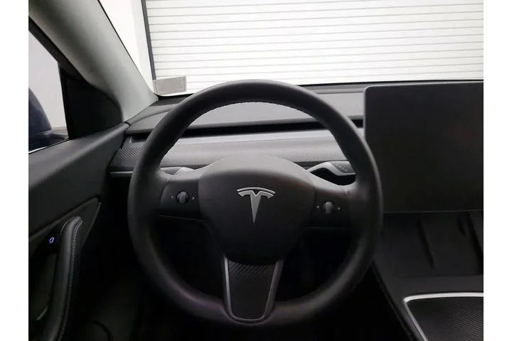 $27998 : Tesla Model Y 2022 AWD Long image 10