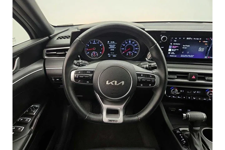 $27998 : Kia K5 2024 GT-Line 4dr Seda image 10