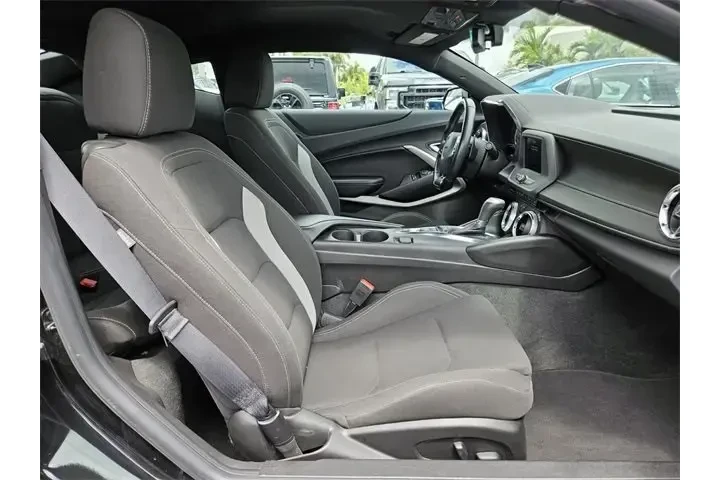$36990 : Chevrolet Camaro 2023 LT1 2d image 10