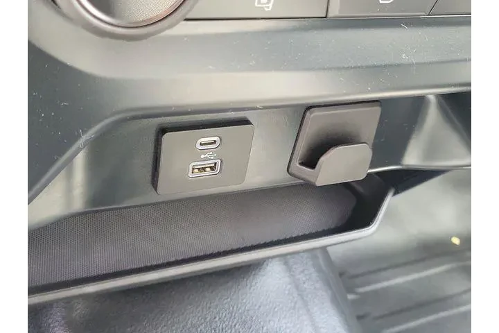 $30900 : Ford F-150 2023 4x2 XL 4dr S image 10