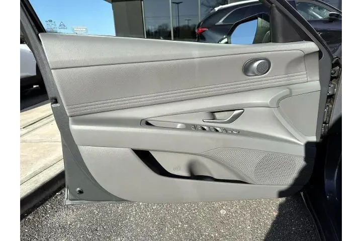 $18888 : Hyundai ELANTRA 2023 SEL 4dr image 8