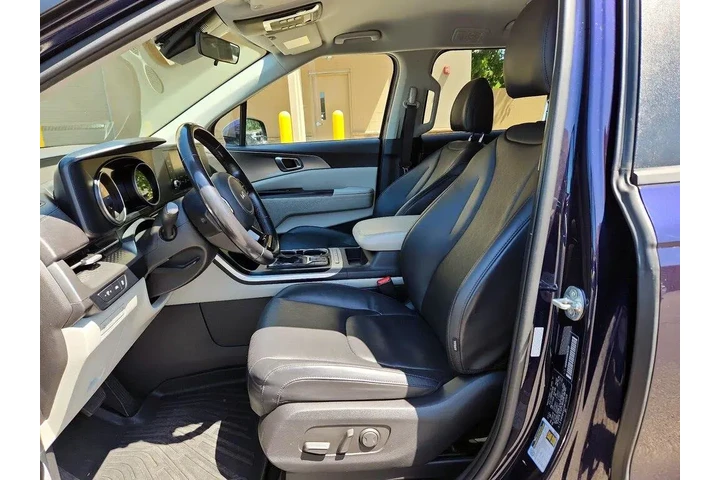 $22998 : Kia Carnival 2022 LX 4dr Min image 10