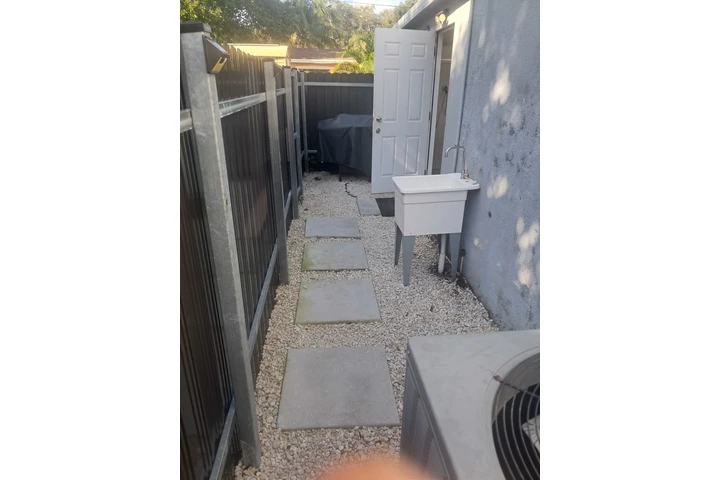 $1000 : EFFICENCE .MIAMI GARDENS image 2