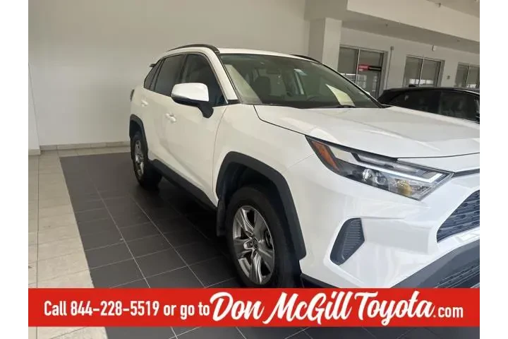 $28386 : Toyota RAV4 2024 AWD XLE 4dr image 4