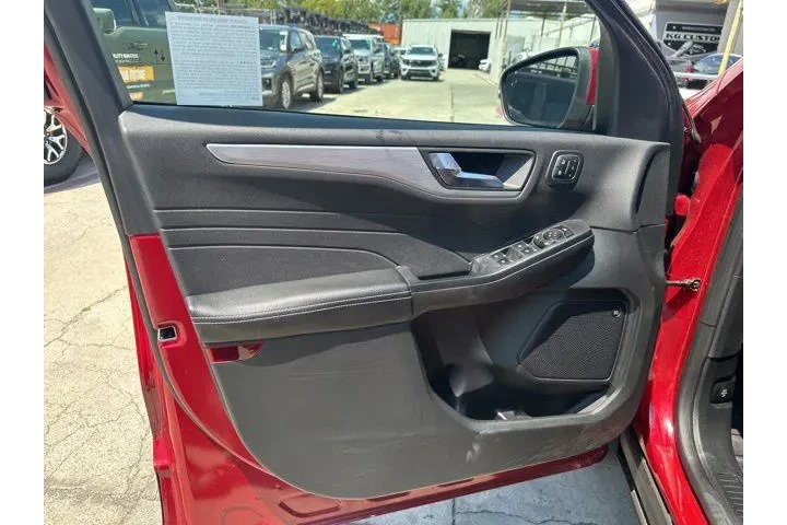 $26285 : Ford Escape Plug-In Hybrid 2 image 8