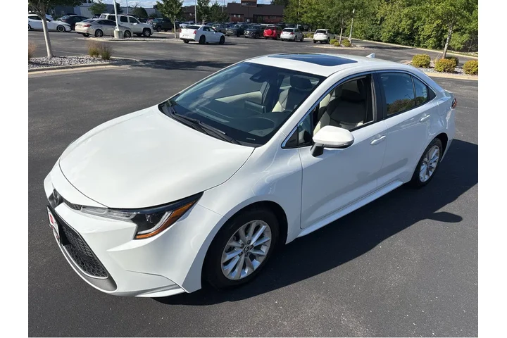 $22500 : Gold Certified2020 Corolla XLE image 9