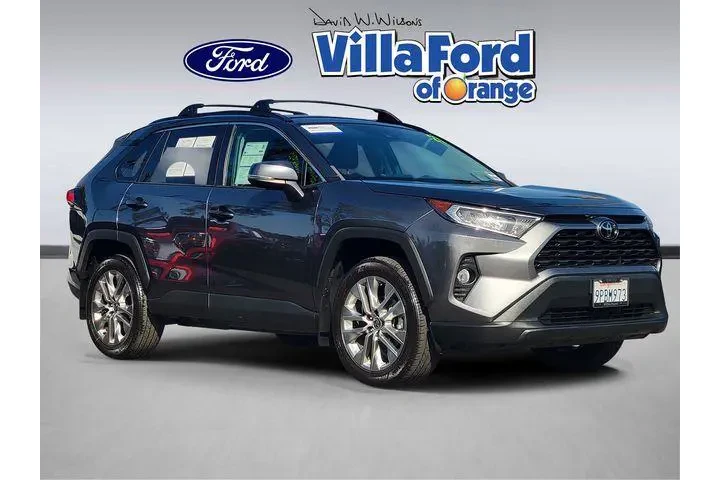 $29900 : Toyota RAV4 2021 XLE Premium image 1