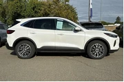 $39550 : Ford Escape Plug-In Hybrid 2 thumbnail