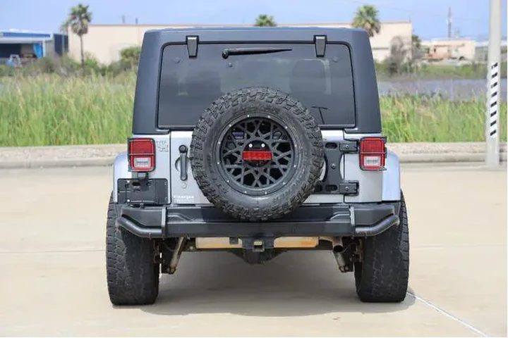 $18882 : Jeep Wrangler JK Unlimited 2 image 8