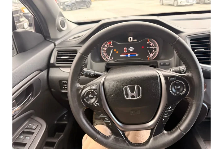 $21900 : Honda Pilot 2018 AWD EX-L 4d image 10