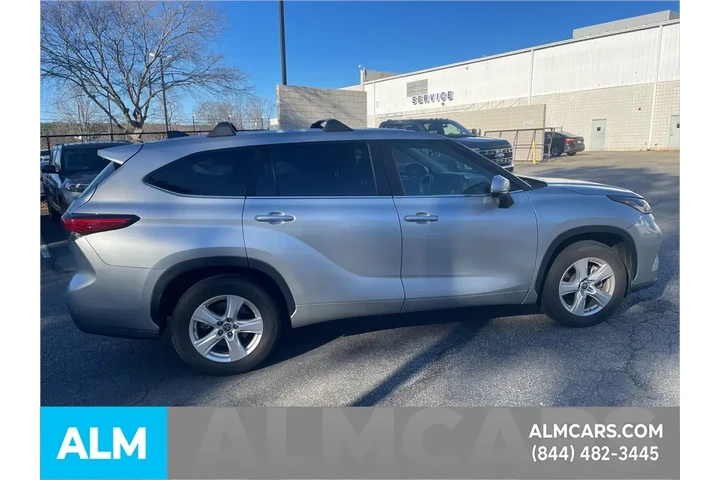 $29120 : Toyota Highlander 2023 L 4dr image 7