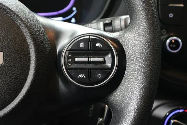 $18981 : Kia Soul 2023 LX 4dr Crossov image 10