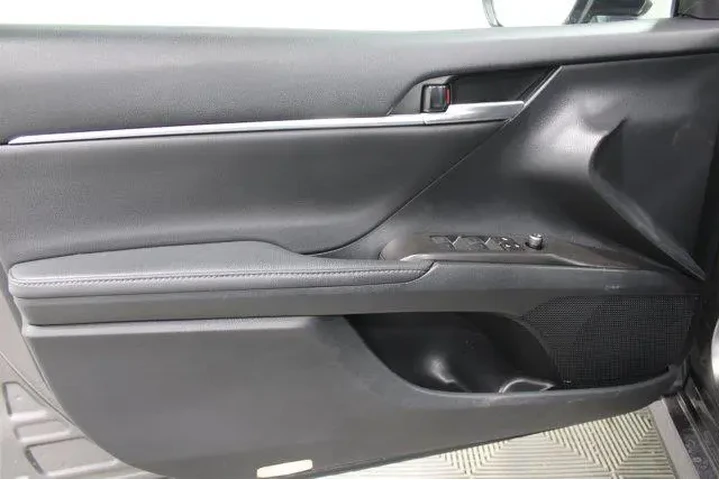 $27411 : Toyota Camry Hybrid 2023 XLE image 6