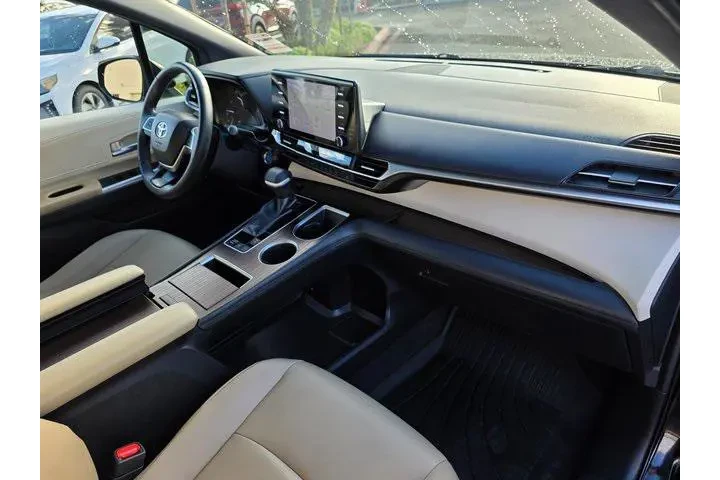 $38900 : Toyota Sienna 2021 AWD XLE 7 image 9