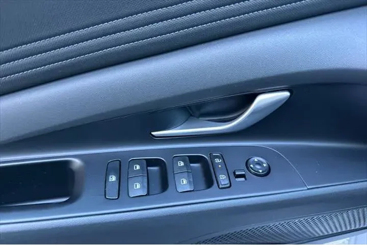 $29359 : Hyundai ELANTRA Hybrid 2025 image 10