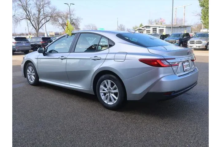 $23977 : Toyota Camry 2025 SE 4dr Sed image 7