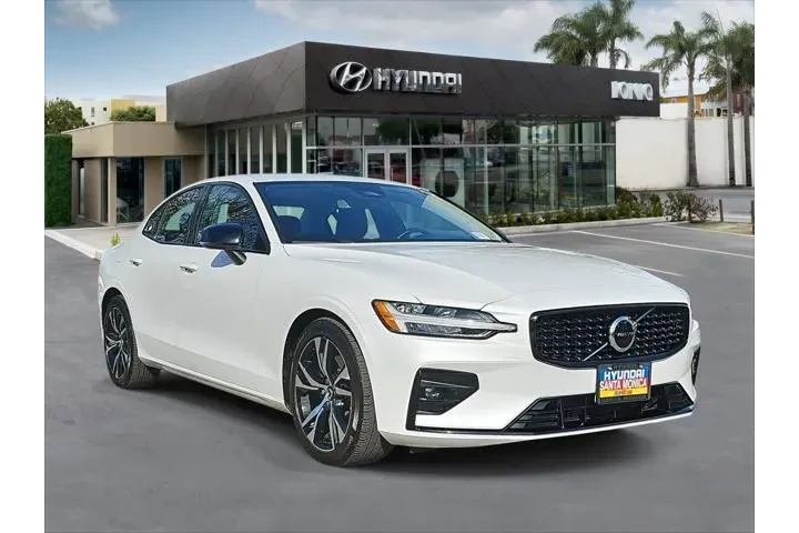$26576 : Volvo S60 2024 B5 Core Dark image 1