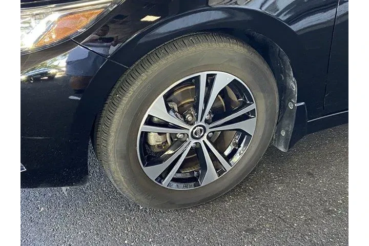 Nissan Sentra 2023 SV 4dr Se image 9